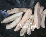 A picture of step 1 of 20 minutes Nendran Banana Chips.
