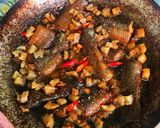Hình bước làm 5 của món Cá chạch kho tép mỡ