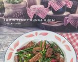 Foto langkah ke 4 dari resep Tumis Tempe Bunga Kucai.
