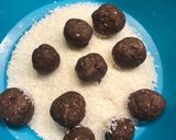 Egyszerű, hagyományos kókuszgolyó recept fázis 2 fotója