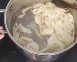 A picture of step 4 of Chicken hara masala.