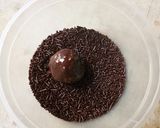 Foto langkah ke 6 dari resep Roma Kelapa Chocolate Balls.