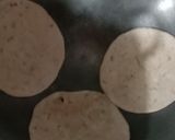 A picture of step 3 of Paneeri roti.