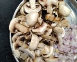 मटार मशरूम कढाई मसाला (Matar mushroom Kadai Masala recipe in marathi) रेसिपी स्टेप 2 फोटो