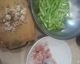 รูปขั้นตอนการทำที่ 1 ของ ผัดถั่วแขกใส่กุ้งและหมูสับ