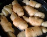 A picture of step 4 of Stuffed Donuts.