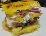 Foto del paso 13 de la receta: Arepa🫓burger🍔de pollo🥯🍗🍍🧀🧄