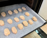 Foto del paso 5 de la receta: Nuggets de pollo y cebolla caramelizada al horno