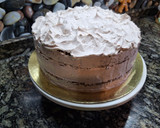Foto del paso 9 de la receta: Torta rellena de chocolate decorada con chantilly de chocolate