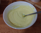 Foto del paso 3 de la receta: Ensalada de col, zanahoria y manzana con salsa de yogurt y mostaza