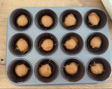 A picture of step 4 of Vegan oreo muffins.