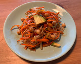 Foto del paso 5 de la receta: Ensalada de garbanzos, brotes de soja y aguacate estilo asiático