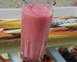 A picture of step 2 of GULKAND SHAKE OR CUISINE COMPANIONS 🙍🙍♀️.