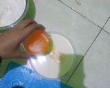 Foto langkah ke 2 dari resep Thousand Layer Crepe Cake.