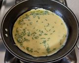 Foto del paso 2 de la receta: Omelette de champiñones con cebollín