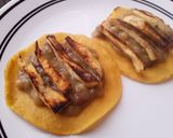 Foto del paso 5 de la receta: Tostadas con puré de arvejas y bastones de berenjena.
