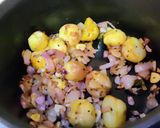 A picture of step 2 of Leftover Chole, Mushrooms Masala.