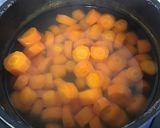Une image de l'étape 4 de Salade marinée de carottes aux tomates et jambon sauce cumin.