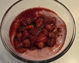 Foto del paso 1 de la receta: Tarta de frutillas y yogurt