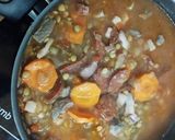 Foto del paso 5 de la receta: Lentejas guisadas 🍲con carne y chorizo colorado