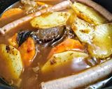 Foto del paso 7 de la receta: JARRETE Guisado con Salchichas...!