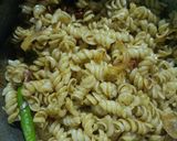 A picture of step 5 of Indo Chinese pasta.