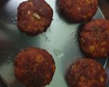 A picture of step 2 of Aalo Tikki Chaat.