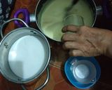 Foto langkah ke 2 dari resep Puding custrad lapis caramel.