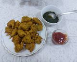 A picture of step 2 of Onion pakoda.