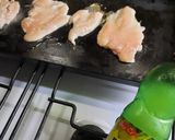 Foto del paso 2 de la receta: Pechugas a la pizza en plancheta