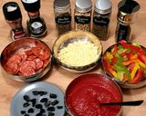 Une image de l'étape 2 de Pizza pâte à pain aux Poivron Chorizo et Ail Noir.