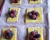 Une image de l'étape 4 de Feuilletés gourmands aux fruits rouges et chocolat 😋.