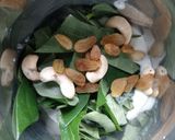 A picture of step 2 of Betel Leaf Lassi (পান পান্না).
