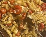 Foto del passaggio 3 della ricetta Fusilli melanzane, feta e pomodorini