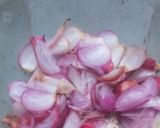 Foto langkah ke 2 dari resep Tumis Pakcoy Kol Ungu.