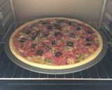 Foto langkah ke 9 dari resep Homemade PIZZA.