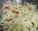 Foto langkah ke 3 dari resep Tumis Pepaya Muda Bumbu Iris.