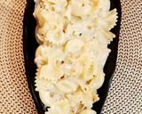 A picture of step 9 of White Sauce Pasta.