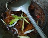 Foto langkah ke 4 dari resep Ayam Tumis Kecap Inggris.