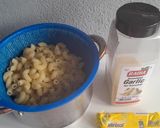 Foto del paso 3 de la receta: Tortitas de carne de res con coditos en mantequilla de ajo