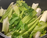 Foto del paso 2 de la receta: Caldo de apio y verduras