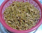 Foto langkah ke 2 dari resep Tumis Bunga Paya.