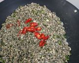 Hình bước làm 4 của món Hến xào (ăn với bánh tráng)