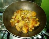 Foto del paso 6 de la receta: Pollo frito con papas