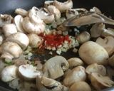 गार्लिक मशरूम (garlic mushroom recipe in marathi) रेसिपी स्टेप 2 फोटो 