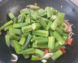 A picture of step 3 of Bhindi Do Pyaaza.