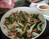 Foto del paso 2 de la receta: Verduras salteadas en salsa con pechuga de pollo