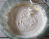 Foto langkah ke 6 dari resep Bolu Mawar Lembut.