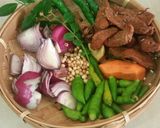 Foto langkah ke 1 dari resep Udang tumis Aceh.