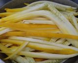 Foto del paso 1 de la receta: Zuchinni🍝en salsa de tomate cherry🍅caser@ y albahaca🌿